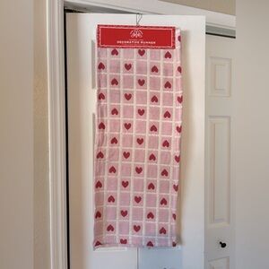 The love nest,‎ handmade woven decorative Valentines table runner! NEE